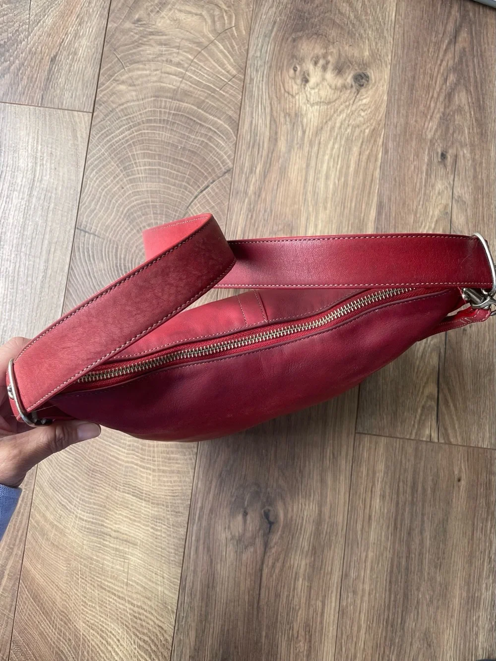 Coach Vintage Legacy Hobo Bag Red Leather 9326 Retro Slim Crossbody Buckle Strap